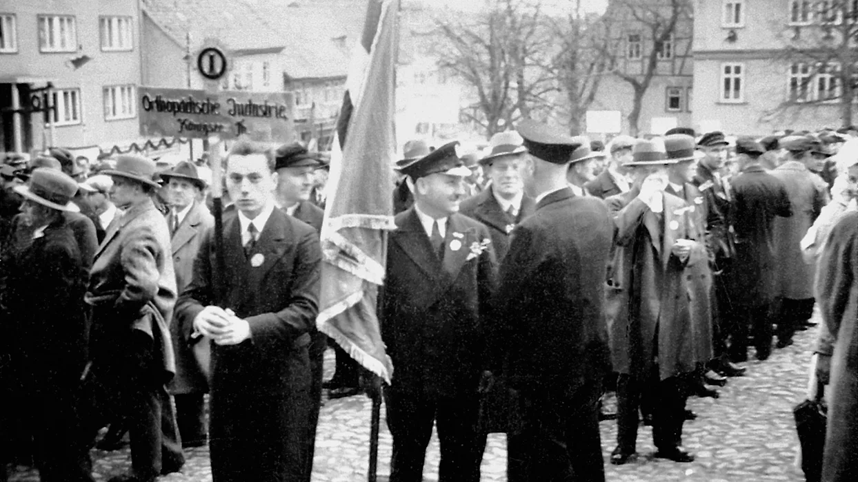 Abb. 10 1. Mai-Umzug