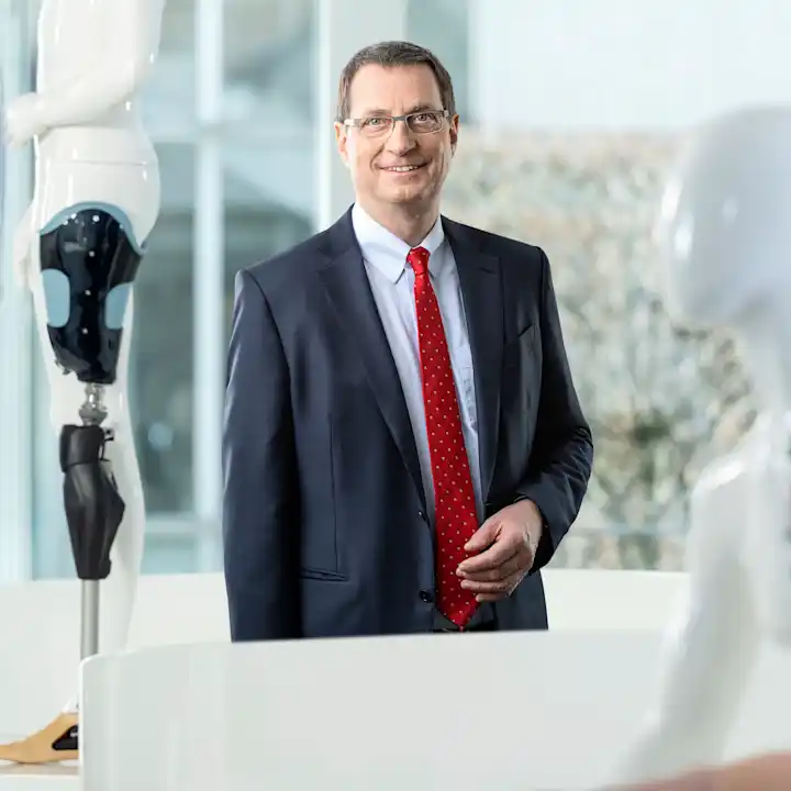 dr-bernd-bohr showroom