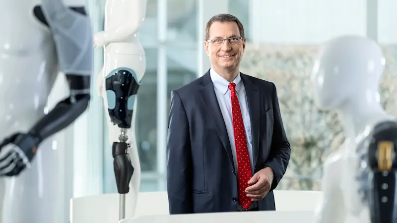 dr-bernd-bohr showroom
