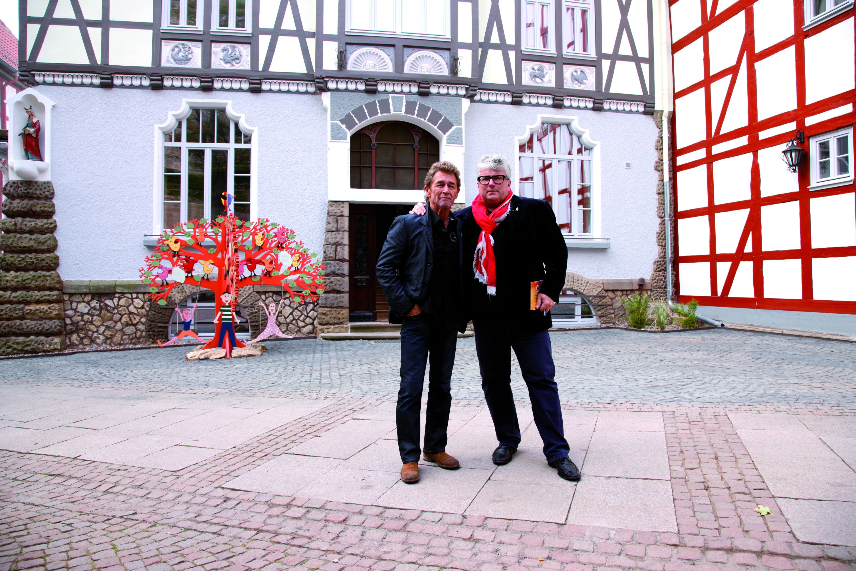 p_maffay_u_hg_naeder_vor_tabalugahaus