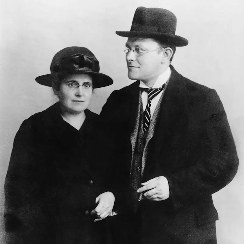 Home - Slider - Marie and Otto Bock