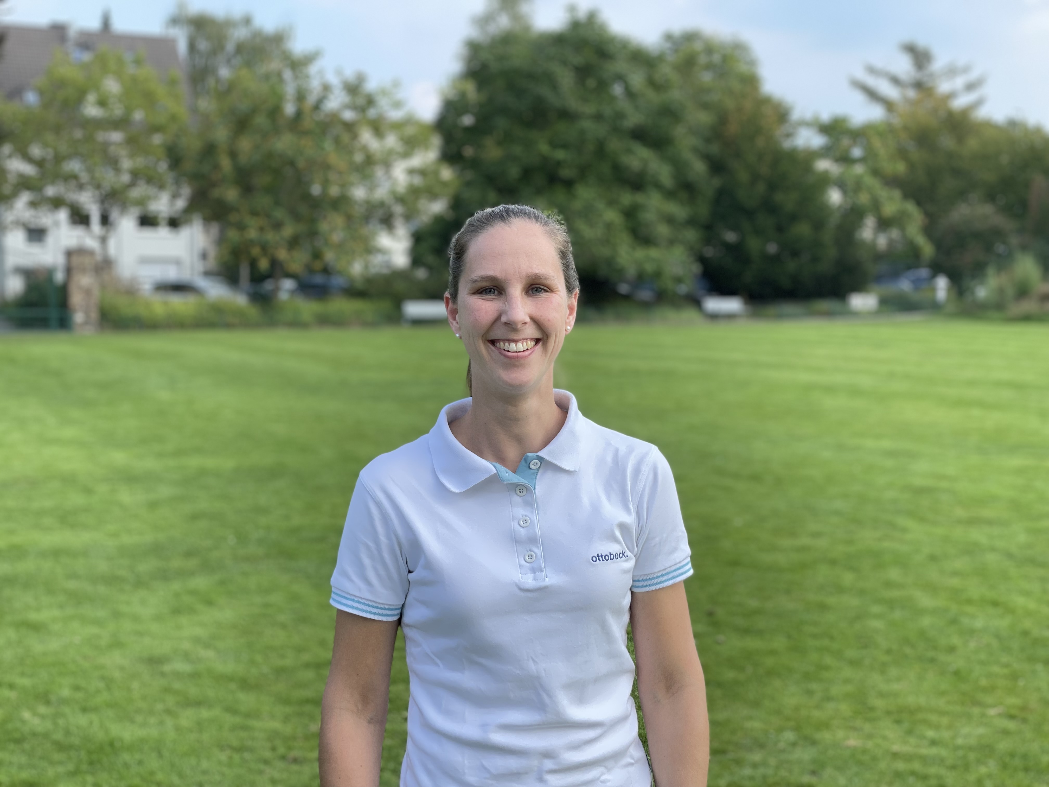 Andrea war ab 2013 sechs Monate als Praktikantin und dann zwölf Monate als Masterandin bei Ottobock tätig. In dieser Zeit arbeitete sie an orthetischen und prothetischen Produkten mit, wie der C-Brace Testorthese oder dem 1E91 Runner. Nachdem sie einige Jahre Berufserfahrung in einem anderen Unternehmen gesammelt hat, ist sie 2020 zu Ottobock zurückgekehrt, um als Projektmanagerin für Events und Sportmarketing zu arbeiten. Ihr Wissen bringt sie nun bei Veranstaltungen wie den Paralympics ein und sorgt dafür, dass alles glatt läuft.