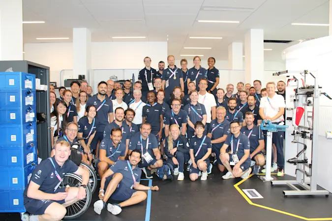 Paris 2024 Ottobock Team im Reparatur Service Center