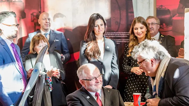 Verleihung der Heine-Hessing-Medaille vom Bundesinnungsverband für Orthopädietechnik an Professor Hans Georg Näder