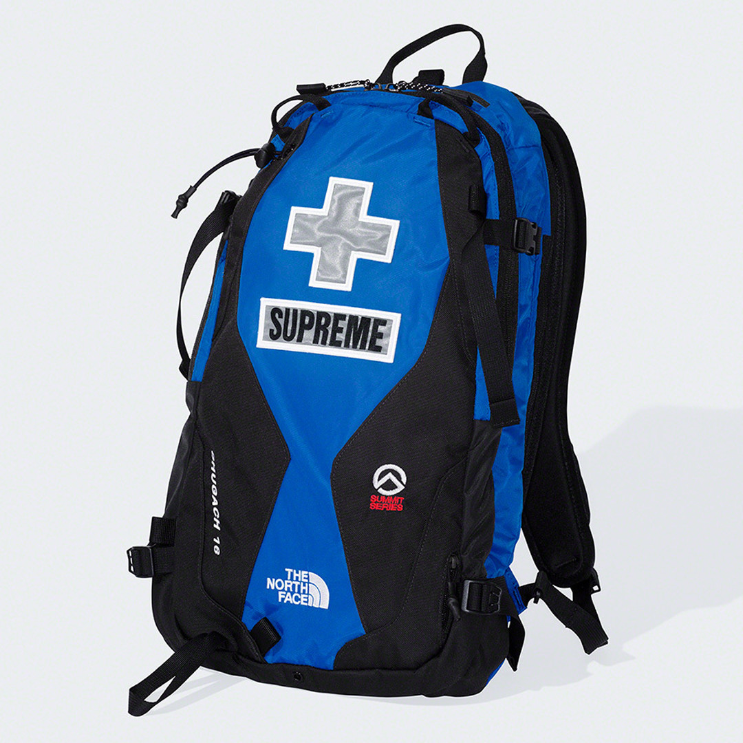 supreme the north face  backpackステッカーは付属しますか
