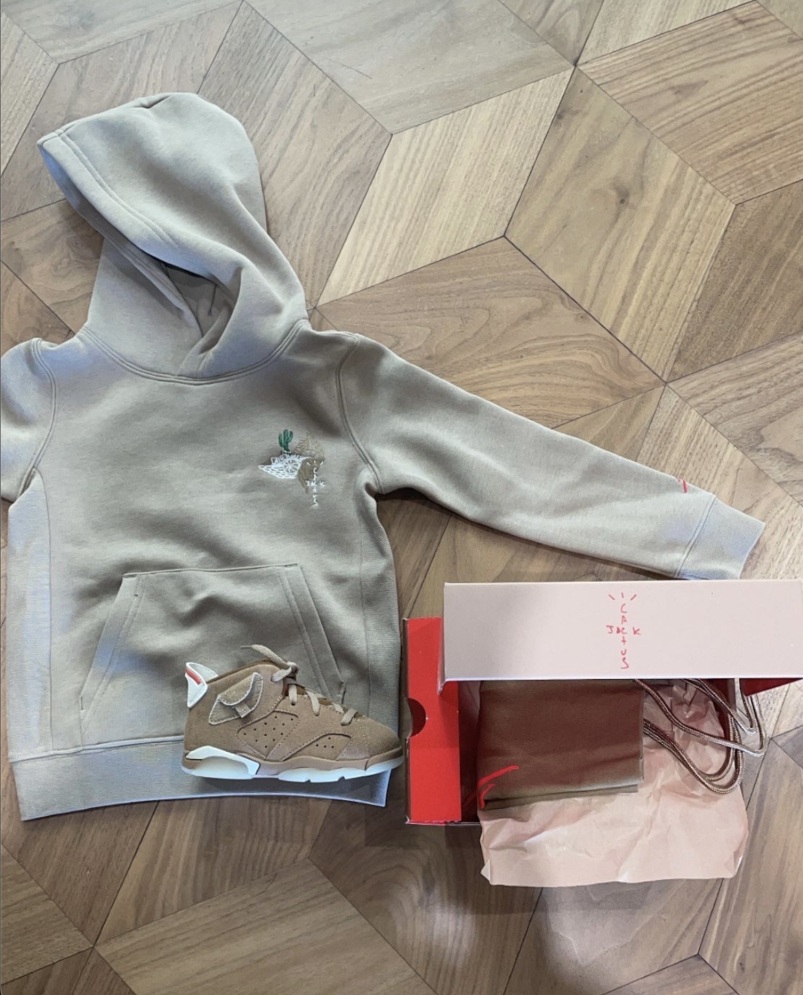 travis scott hoodie khaki