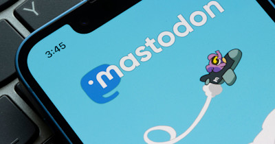 Banner-login-page-of-the-Mastodon-app-on-an-iPhone.jpg