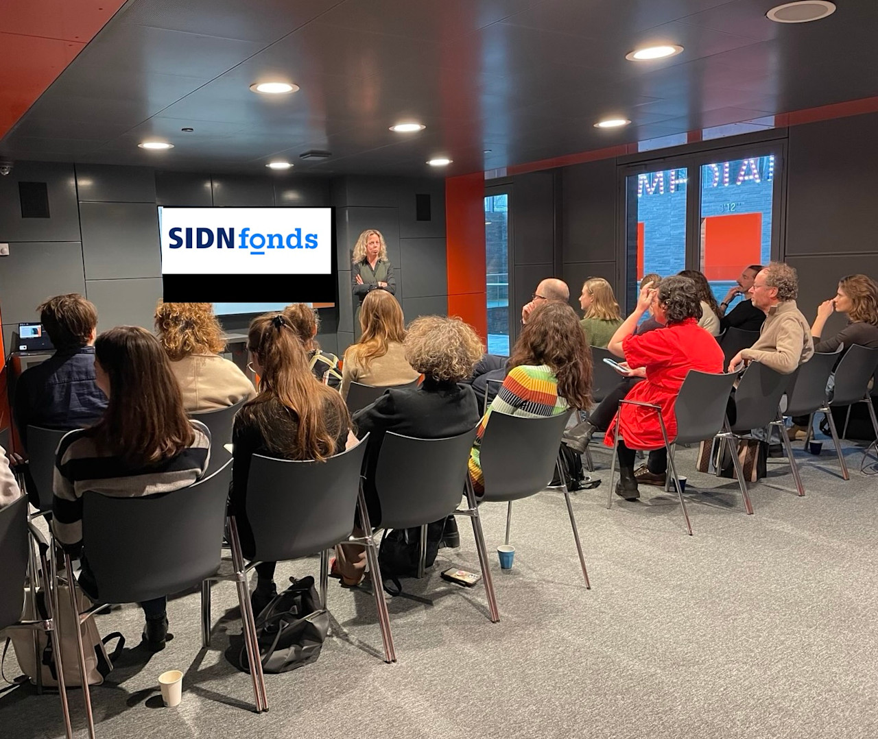 startbijeenkomst Hilversum van liken naar luisteren