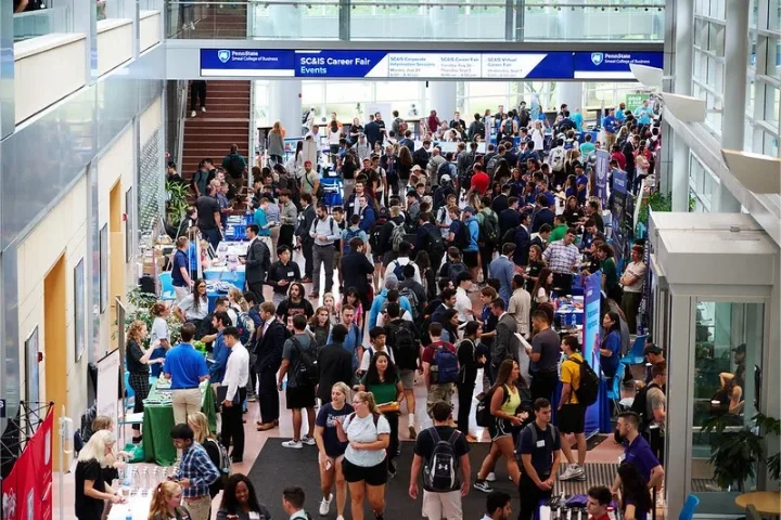 Crowd at SCIS Career Fair
