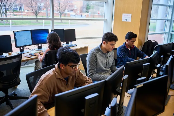 Students in the Penn State Trading Room computer lab