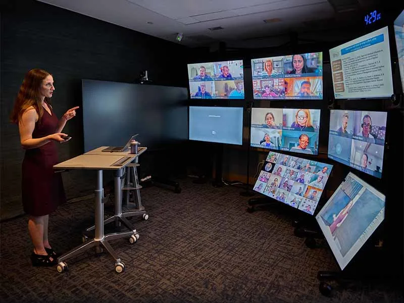 Teaching in a hybrid classroom