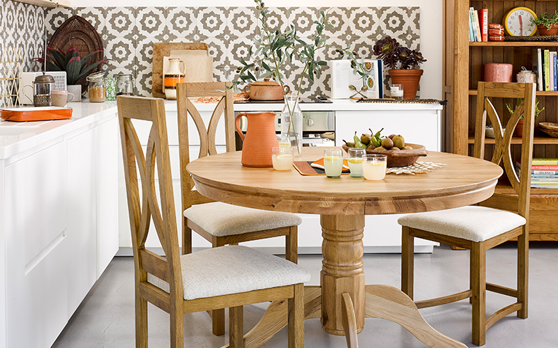 Oak Round Dining Table and Chairs Oak Furnitureland