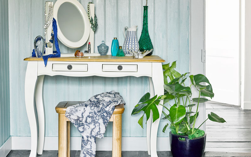 French style cream dressing table