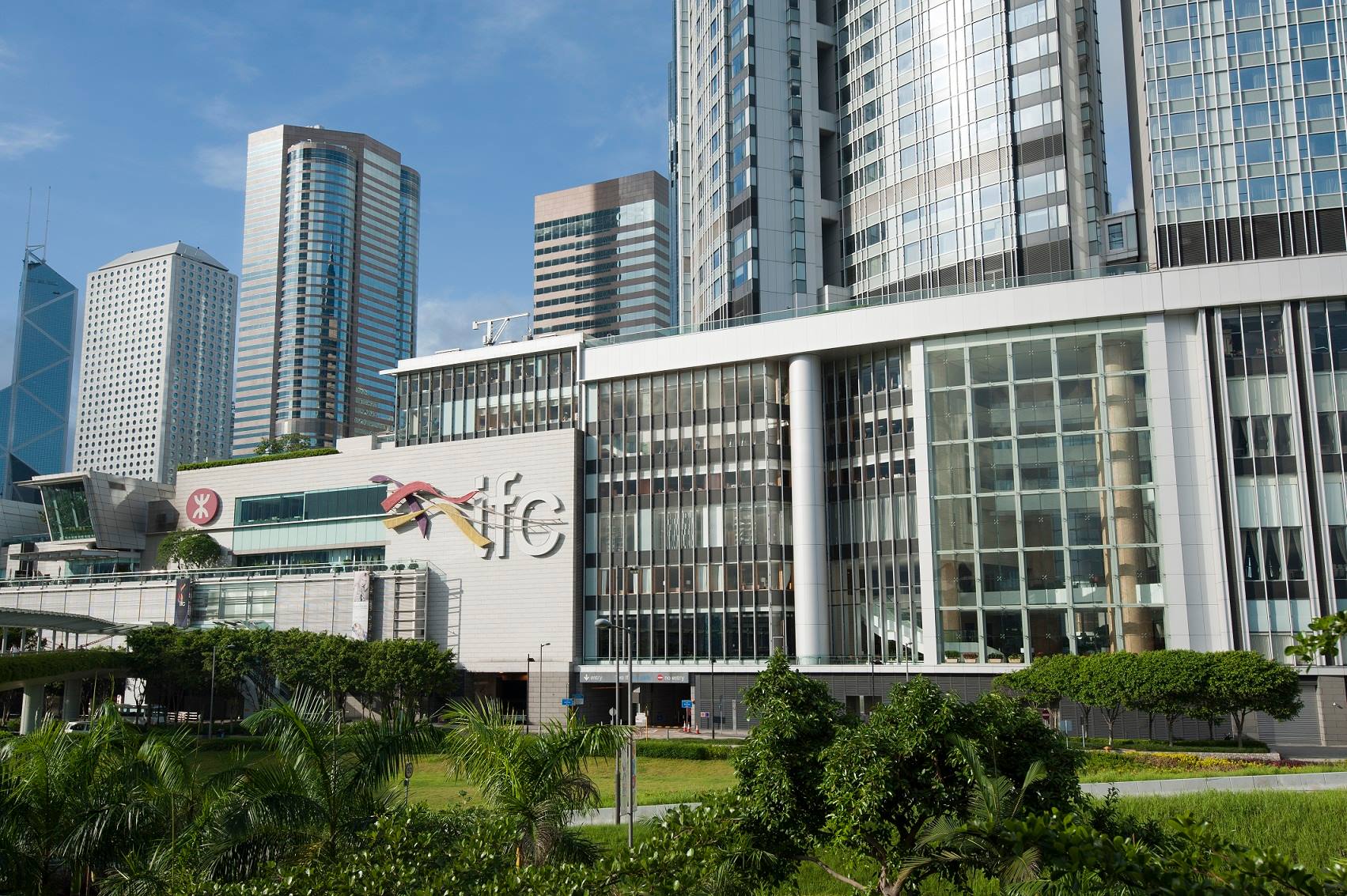 enjoy-3-hour-free-parking-after-a-good-shopping-day-at-ifc-mall-klook