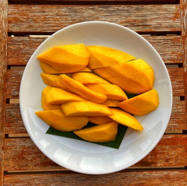 best way to cut a mango