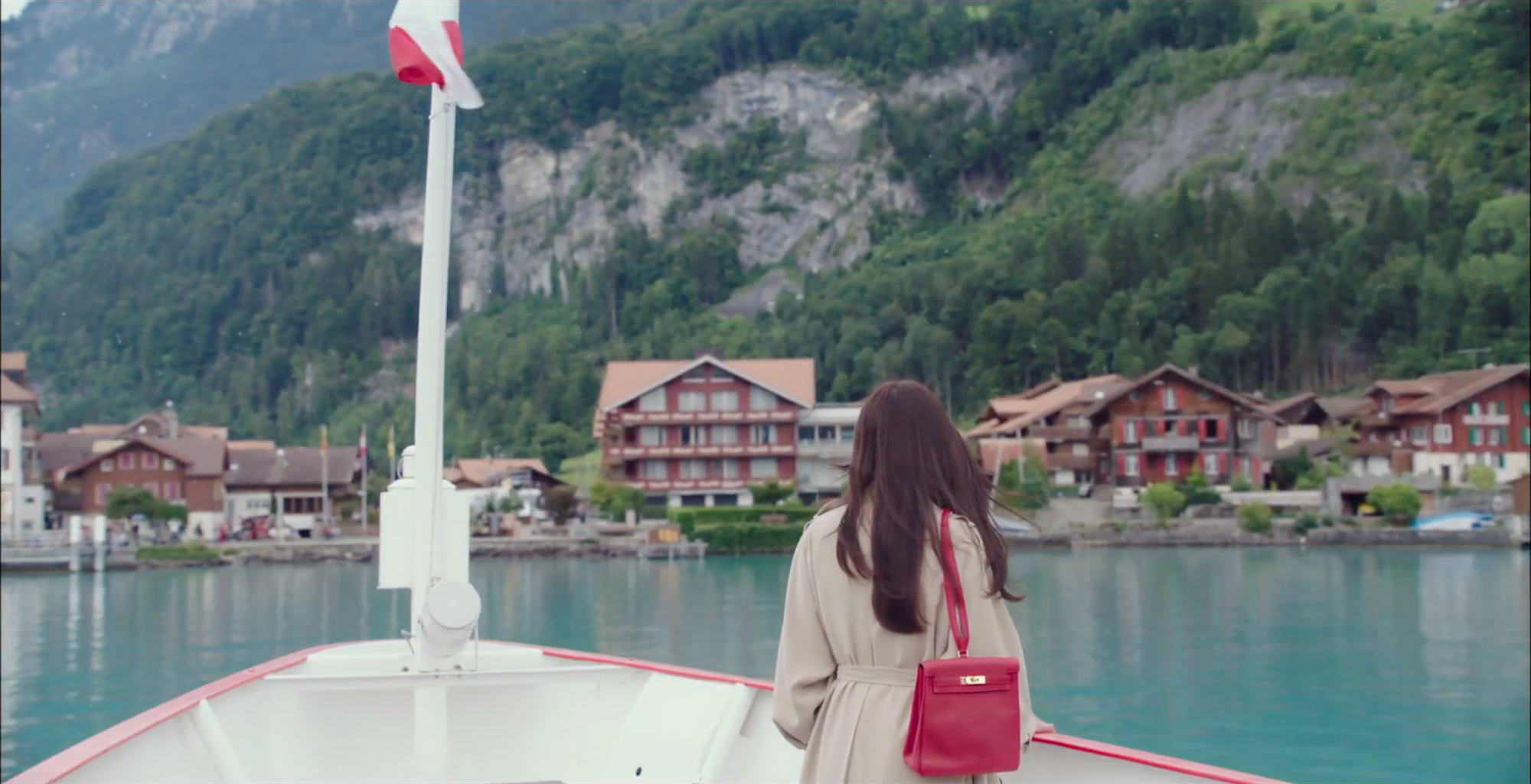 11 Lokasi Syuting Crash Landing On You Di Swiss Yang Punya Keindahan   Lake Brienz Cruise   Crash Landing On You  1  