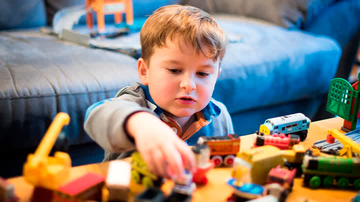 ¿Qué pasa en el cerebro del niño mientras juega?