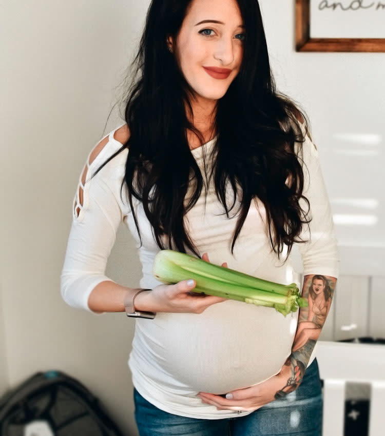 How Big Is Baby Moms Demonstrate With Fruits How Big Is Baby Moms Demonstrate With Fruits