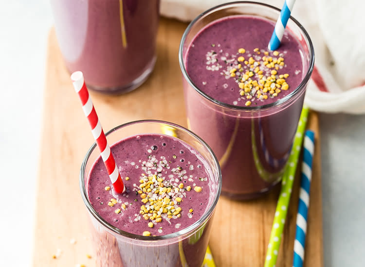 https://images.ctfassets.net/6m9bd13t776q/19V7EKUe2uyyuiGg8amquS/d8c4c98d6912319065626a86755c17ad/crazy-healthy-smoothie-750x550.jpg?q=75