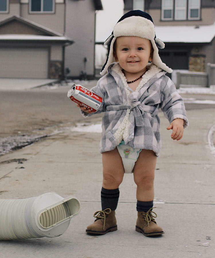 Mom S Genius DIY Costumes For Her Toddlers Cost Less Than 5 To Make   Halloween Costume Toddler Cousin Eddie 750x900 