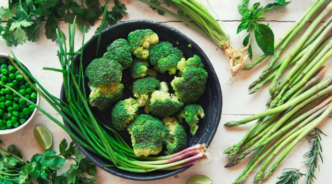 Green vegetables like asparagus and broccoli can prevent pregnant woman's babies from developing asthma.
