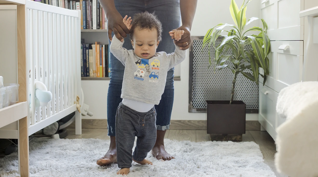 6 Signs Baby's About To Walk