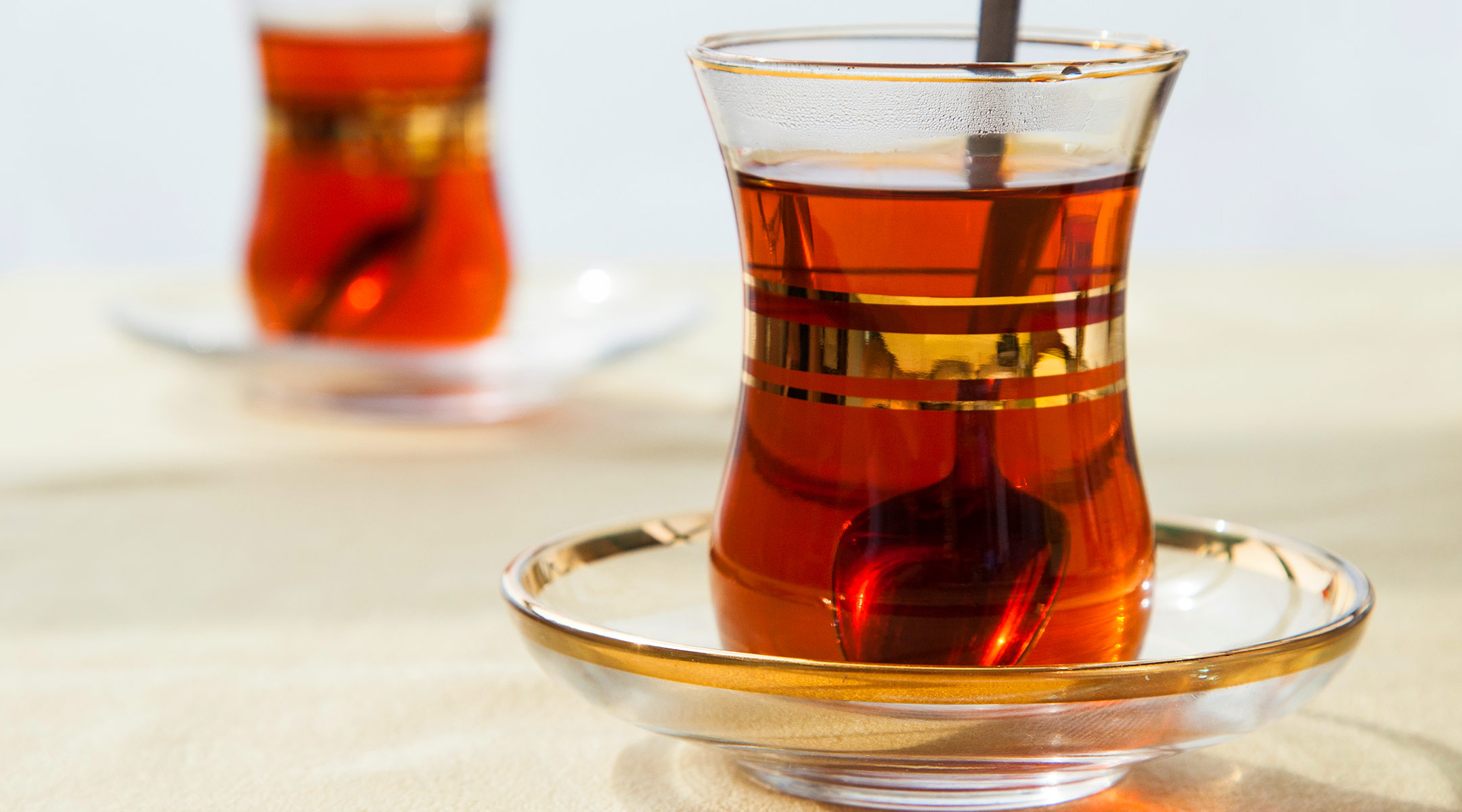 red raspberry leaf tea in glass