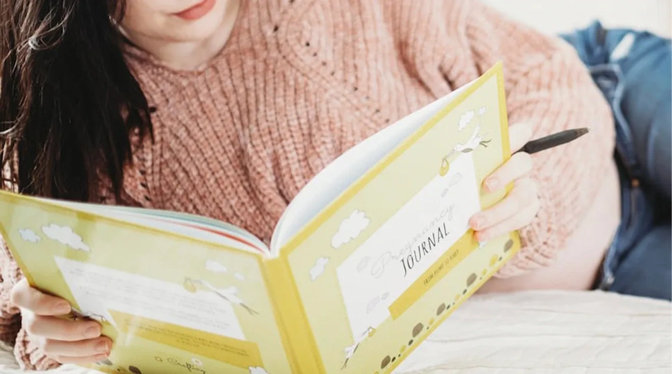 12-Best-Pregnancy-Journals-to-Document-Your-Journey-Hero