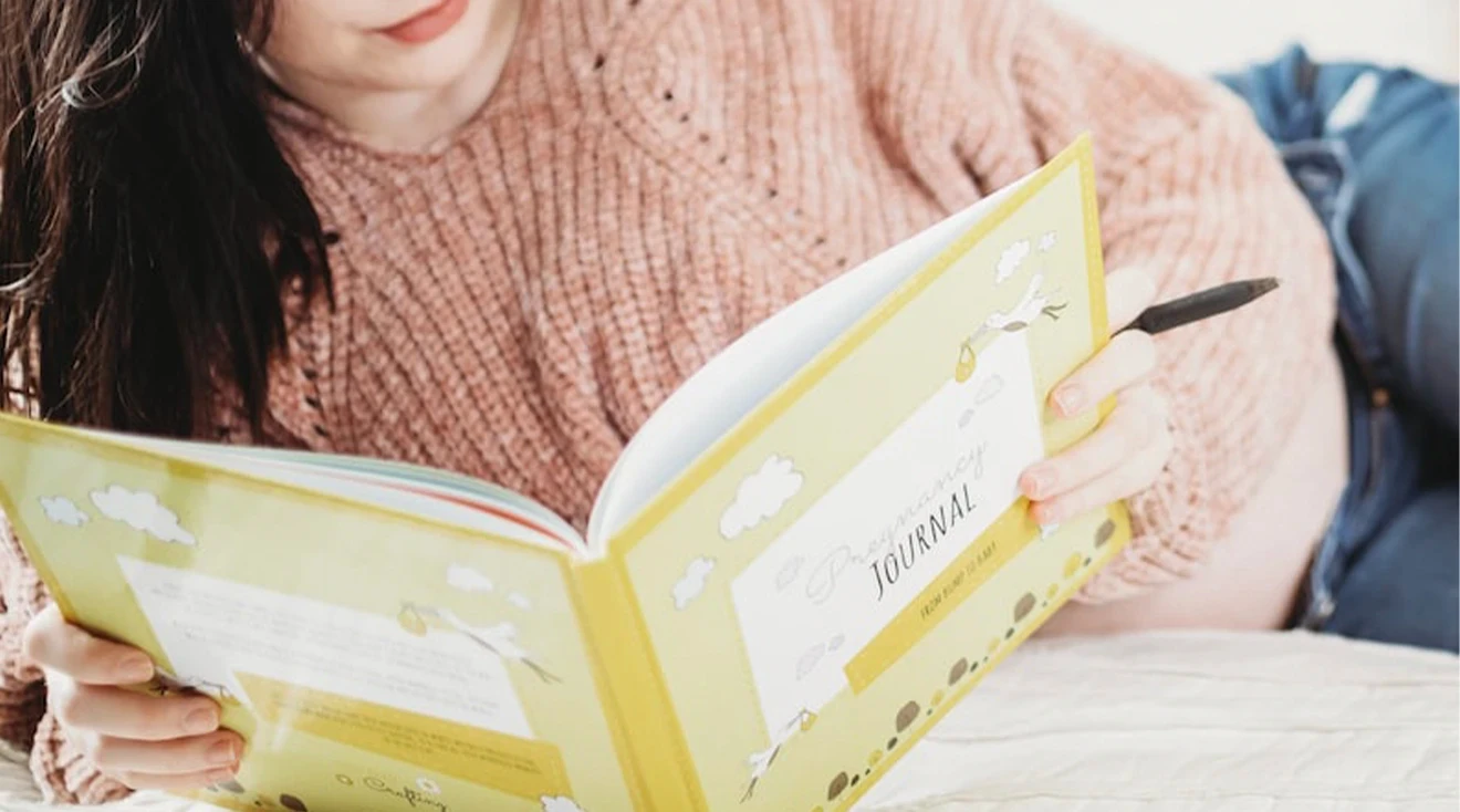 12-Best-Pregnancy-Journals-to-Document-Your-Journey-Hero