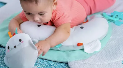 Toys to orders encourage tummy time