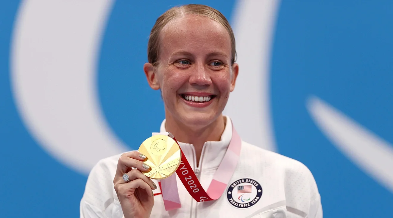 Gold medalist Mallory Weggemann of Team United States poses during the women’s 200m individual medley - SM7 medal ceremony on day 3 of the Tokyo 2020 Paralympic Games at Tokyo Aquatics Centre on August 27, 2021 in Tokyo, Japan