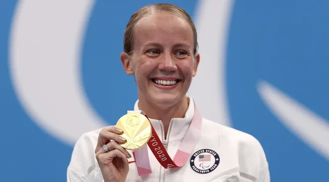 Gold medalist Mallory Weggemann of Team United States poses during the women’s 200m individual medley - SM7 medal ceremony on day 3 of the Tokyo 2020 Paralympic Games at Tokyo Aquatics Centre on August 27, 2021 in Tokyo, Japan
