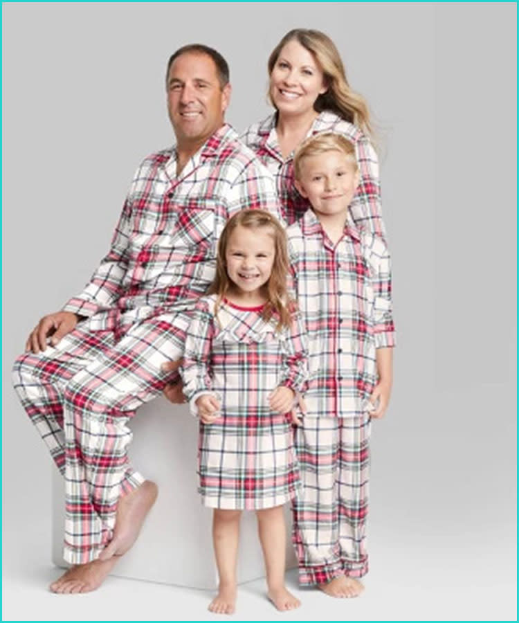 23 Fun Matching Family Pajamas For Cozy Holiday Pics