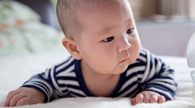 Tummy time 6 weeks hot sale old