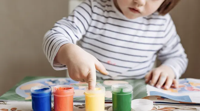 Rainbow High Ultimate Art Set, Kids Coloring & Painting Set, Reusable Storage Case