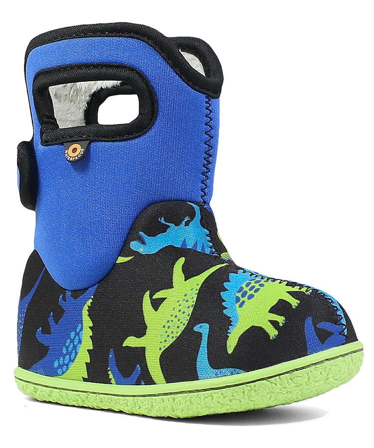 17 Best Toddler Snow Boots (That Moms Will Love Too)