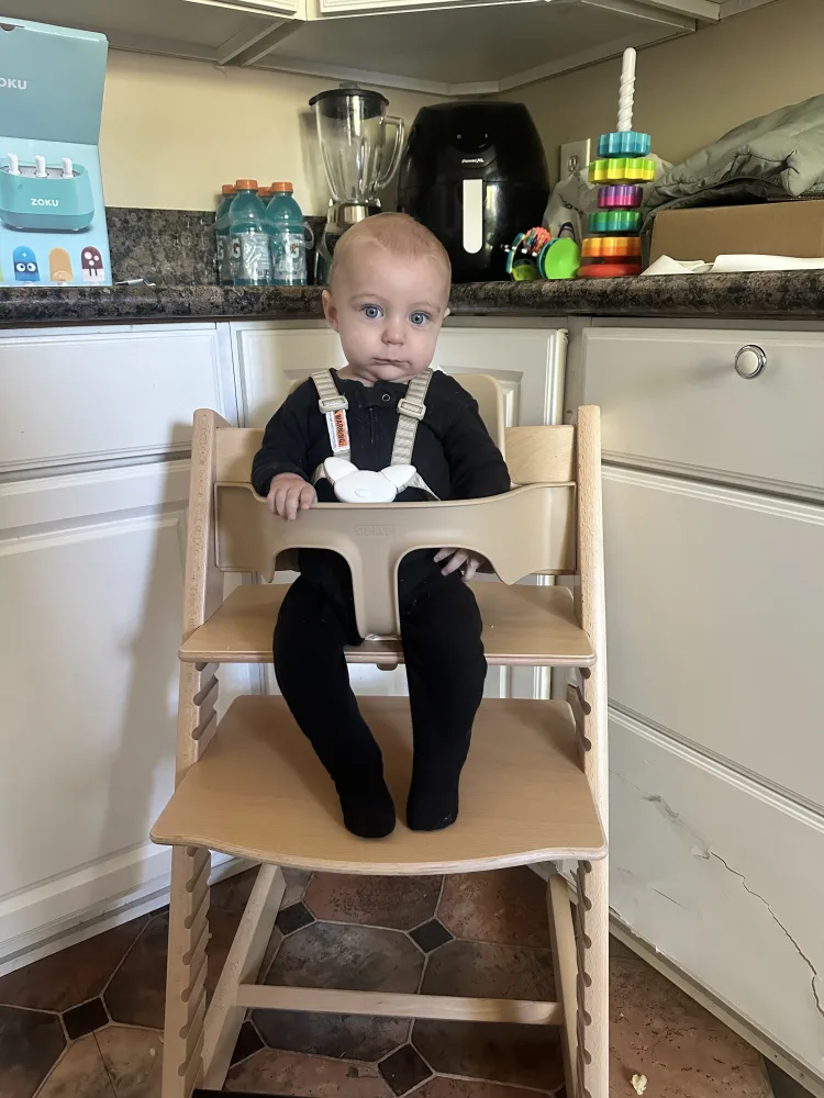 The bump high fashion chair