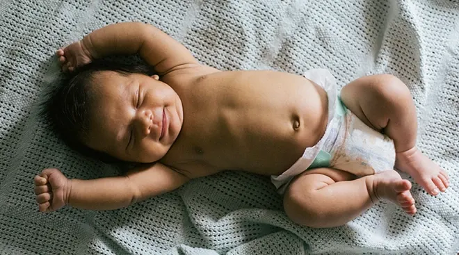 4 Ways to Tell Its Time to Go Up a Diaper Size