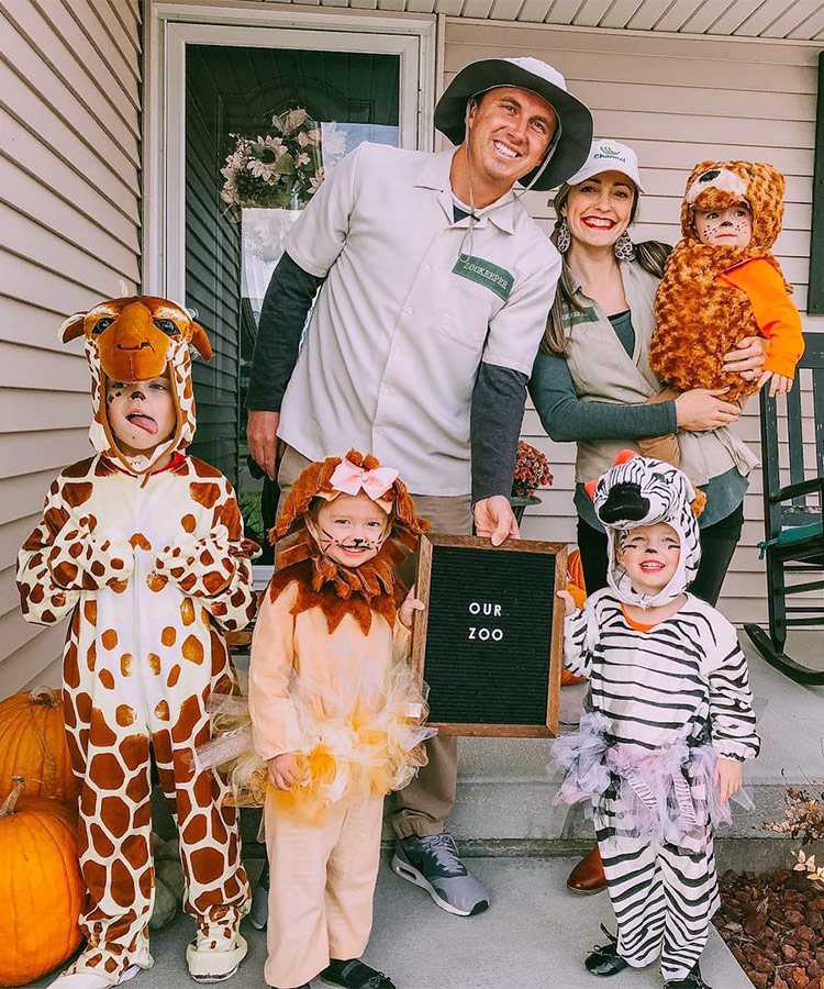 family costumes for 3 with baby