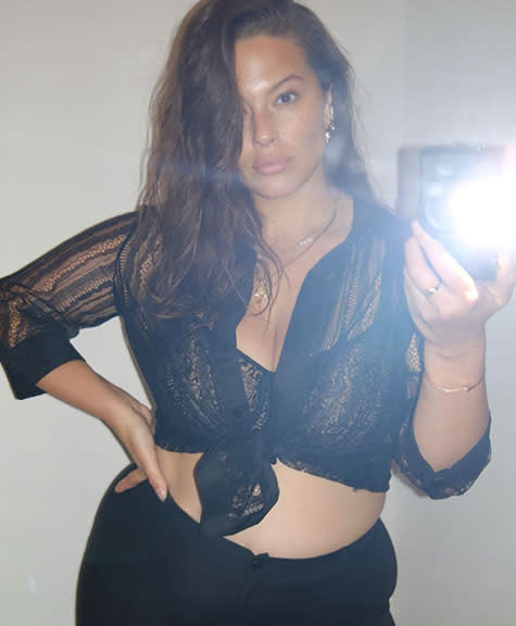 Ashley Graham just shared a photo of herself giving birth – and it is  powerful - HerFamily