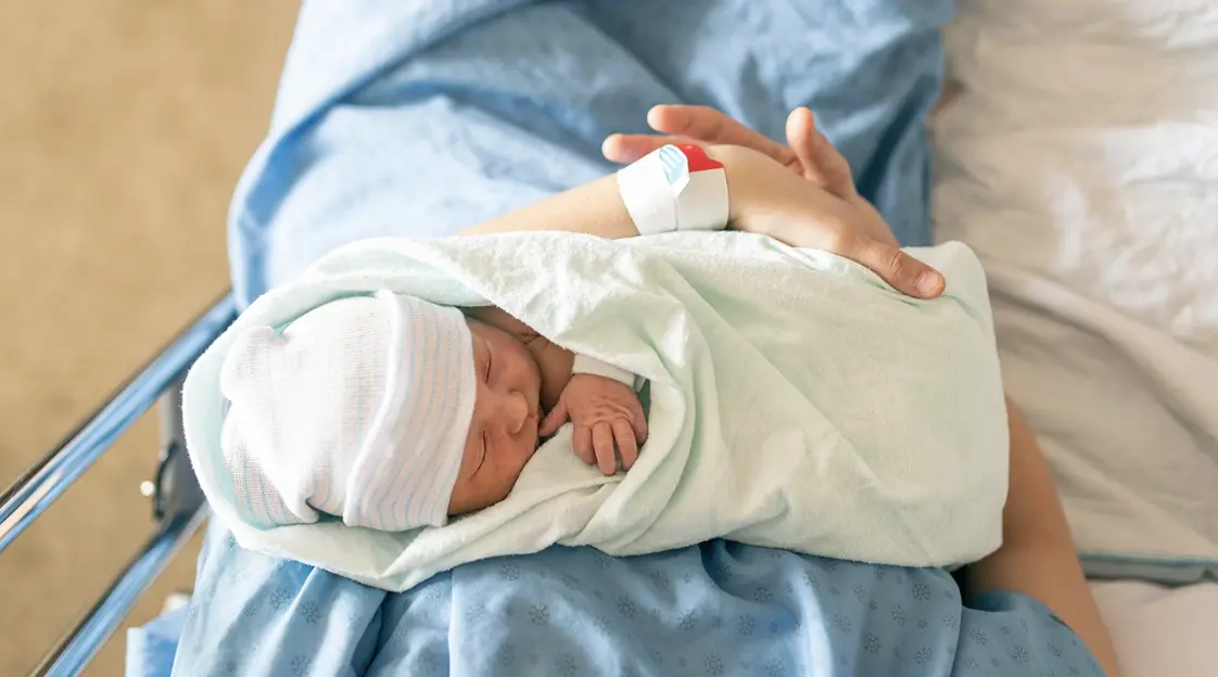 What Labor and Delivery Nurses Do Before Holding a Newborn
