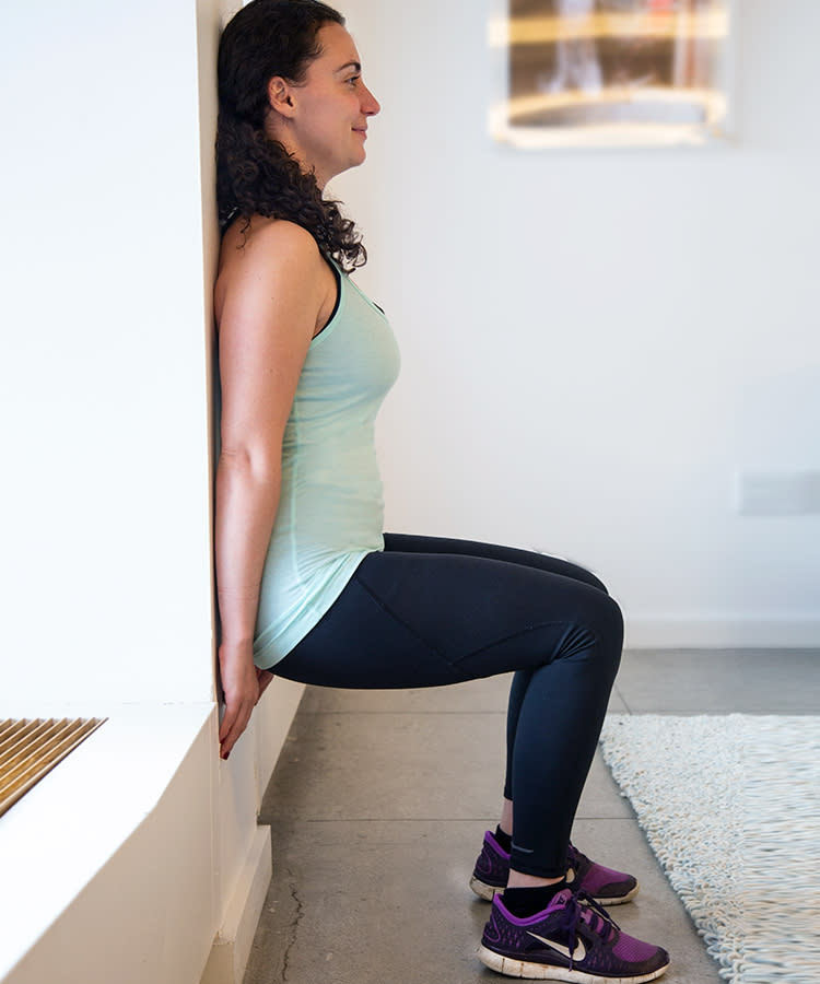 10 Workout Routines For New Mums (2023) Wall Sits
