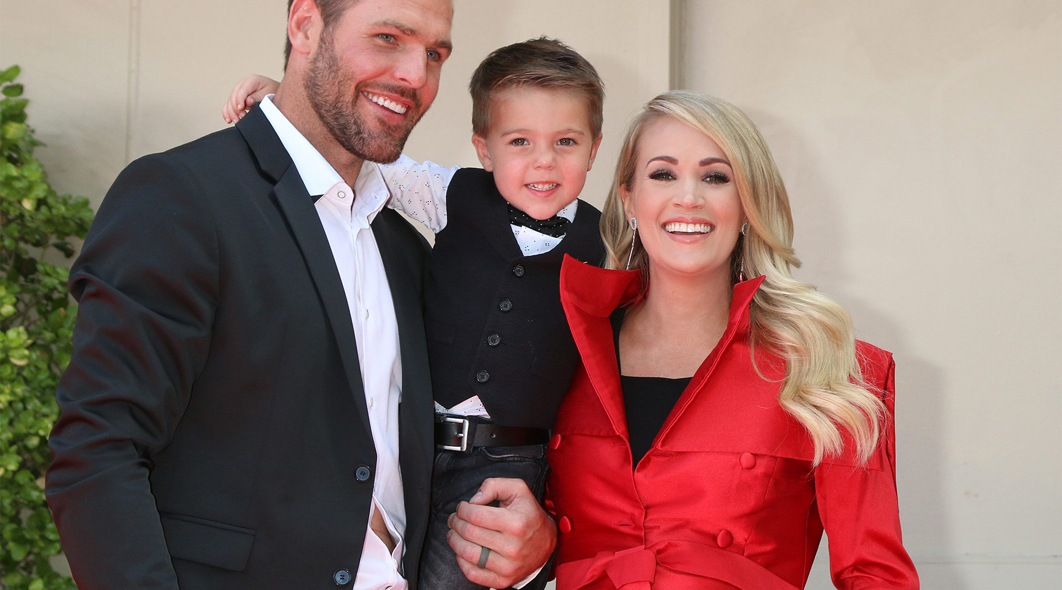 carrie underwood and family open up about miscarriage
