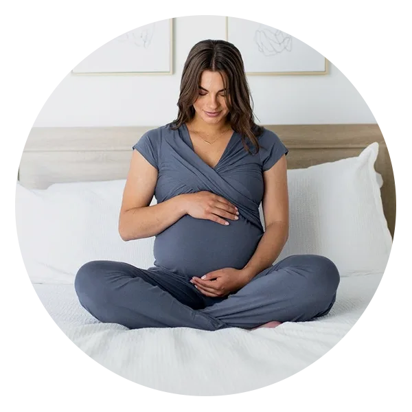 Kindred Bravely Davy Maternity & Nursing Pajama Set 