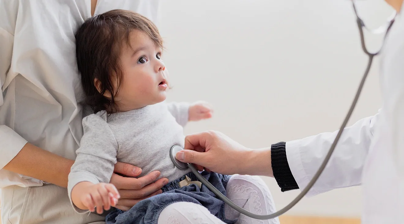 18 month old baby at the doctor for a check up