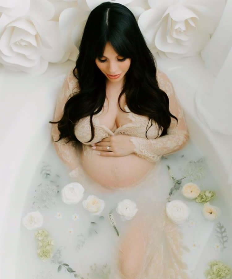 How To Take Milk Bath Maternity Photos
