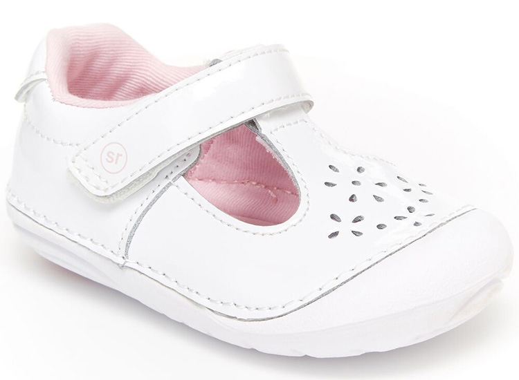 white walking baby shoes