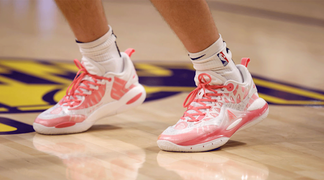 The pink sneakers worn by Austin Reaves #15 of the Los Angeles Lakers