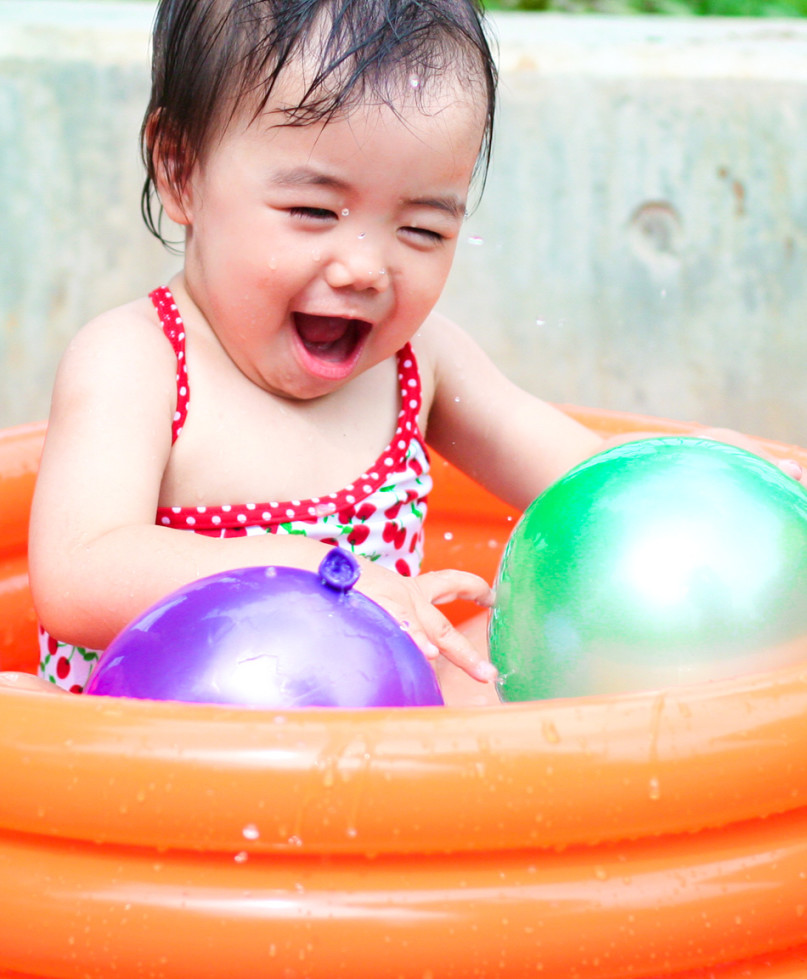 Ball Pit Bubble Bath {Kids Activity} - Artsy Momma