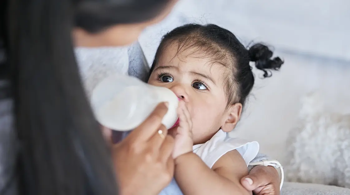 Formula Feeding FAQs: How Much and How Often (for Parents) - Nemours  KidsHealth